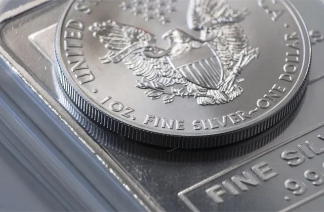 Cena stříbra se blíží k maximům z posledních let. Dojde býkům energie?