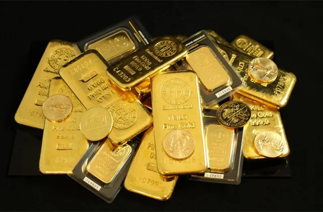 Jak cena zlata (ne)souvisí s úrokovými sazbami? Letošní rok je v něčem jiný