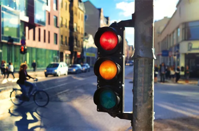 Světové akcie dále neohroženě posilují, zkušený investor ale již vyhlíží obrat trendu