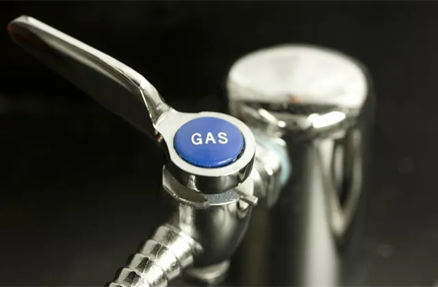 Trh se zemním plynem by si po nedávném výrazném posílení mohl oddechnout