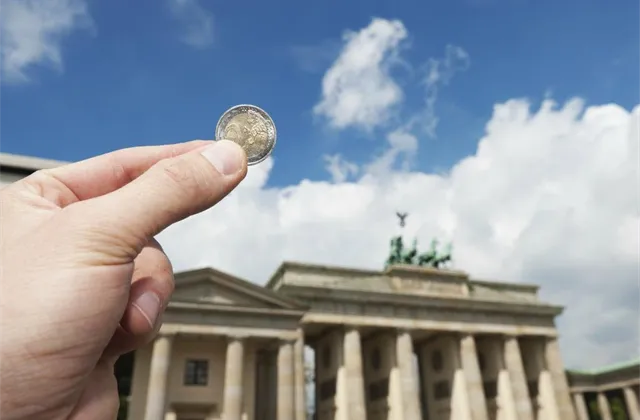 Eurozóna zůstane pravděpodobně v 1Q2013 v recesi. Co to znamená pro ČR?