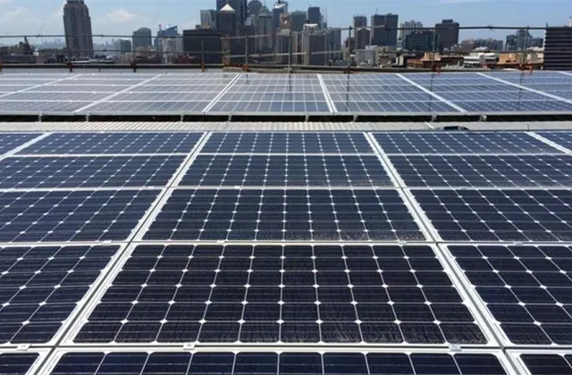 Firma Photon Energy v prvním pololetí zvýšila tržby o 2,6 % na 41,29 milionu eur, reportovala čistou ztrátu 4,11 milionu eur