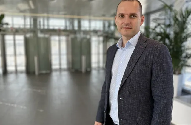 Pavol Mokoš (Patria Finance): Čekám spíše další oslabování dolaru a pokles výnosů amerických dluhopisů. Na pražské burze teď krátkodobě nespekuluji, dlouhodobě držíme akcie Komerční banky