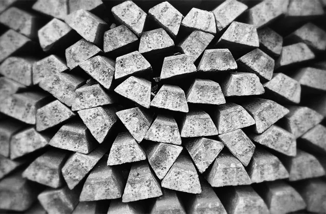 Cena stříbra může vyrazit do rekordních výšin. Stačí pár let, říká investor