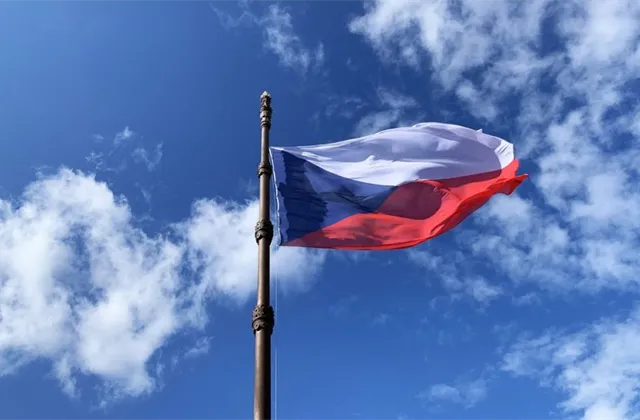 Prezident Petr Pavel příští týden oznámí, zda podepíše zákon o rozpočtu. O tom jsme mluvili s ekonomy Helenou Horskou a Davidem Markem