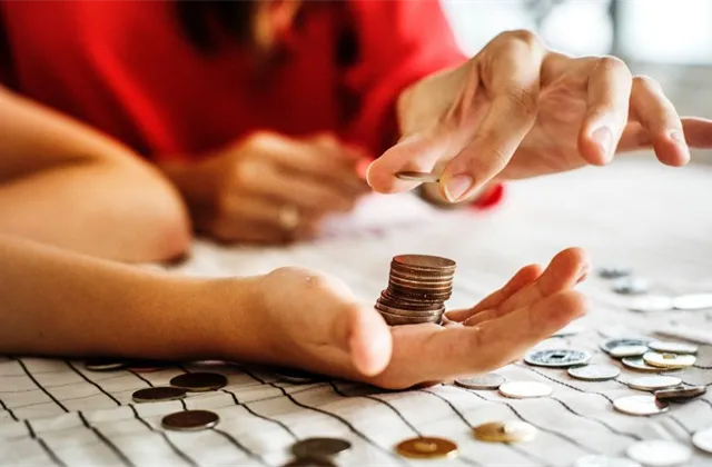 Index investiční gramotnosti: Češi se v investičních znalostech poprvé v historii měření zhoršili