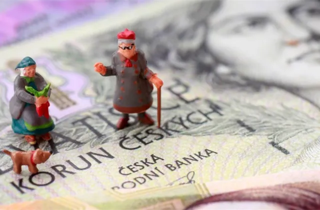 Na stáří si odkládá většina Čechů. Živnostníci častěji než průměrná populace, ani to jim ale nemusí stačit