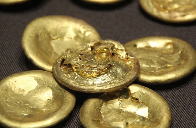 Češi a zlato: Nákupy drahého kovu neslábnou ani v době rekordních cen