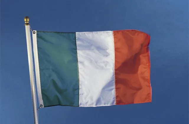 Troika navrhuje prodloužit Irsku a Portugalsku dobu splácení záchranné půjčky o sedm let