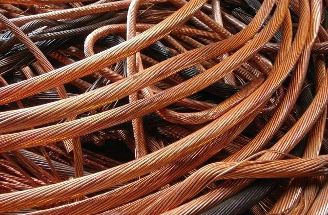 Na pokles ceny mědi spekuluje nejvíce investorů za několik let