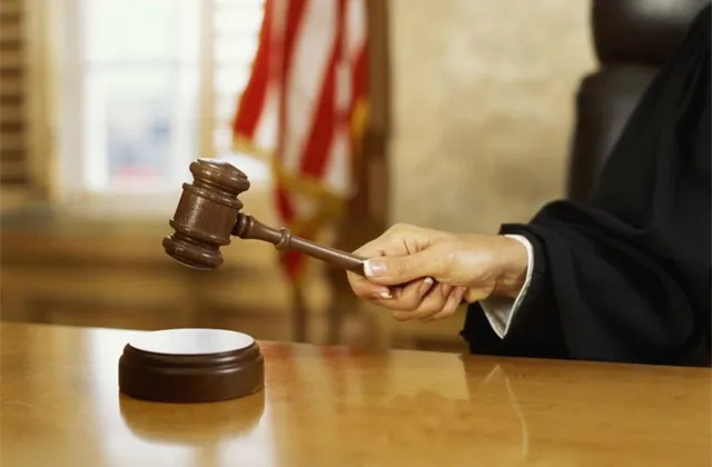 Kdy může soud donutit investičního zprostředkovatele k zaplacení odškodného?