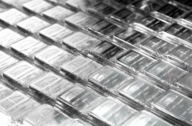 Stříbro je levné, dlouhodobí investoři by ale měli s nákupem počkat