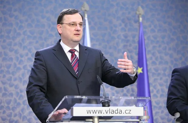 Co znamená pád vlády pro českou ekonomiku?