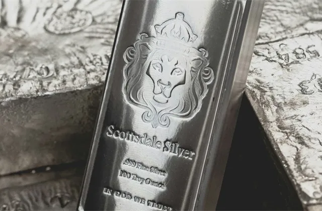 Stříbro je v dolarech nejdražší za více než třináct let, část obchodníků varuje před nedostatkem fyzického kovu