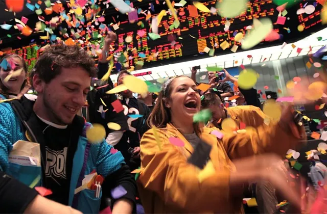 Americké akciové indexy přepsaly historii. S&P 500 má za sebou třetí největší růst v dějinách, Nasdaq zpevnil nejvýrazněji od roku 2001