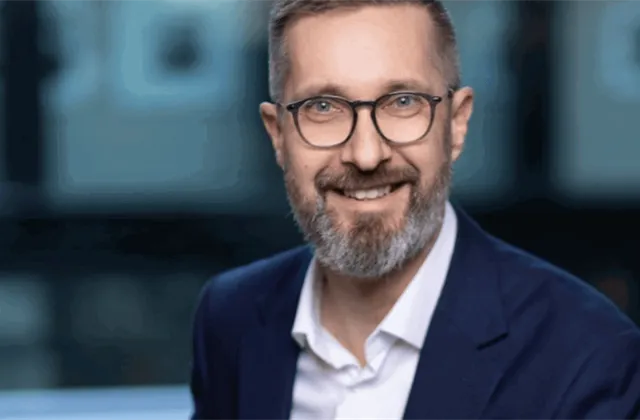 Letíte tržní bouří? Zachovejte klid, zkontrolujte portfolio a jděte se projít, říká Petr Žabža z Air Bank