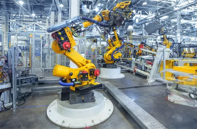 České ekonomice se v prvním čtvrtletí dařilo, ukázal první odhad statistiků. Nejistota spojená s napětím v obchodních vztazích je ale velká, varují analytici