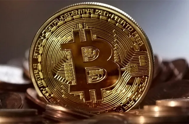 Bitcoin nad 100 000 USD: Volatilita klesá, bod zlomu se teprve blíží
