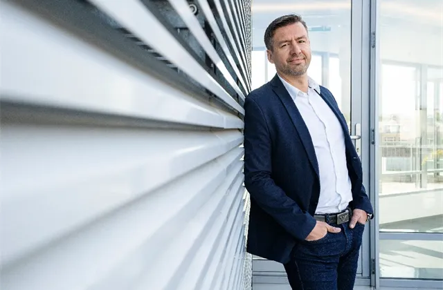 Schubert (WOOD & Company): Investoři mohou využít slabosti dolaru k výhodným nákupům