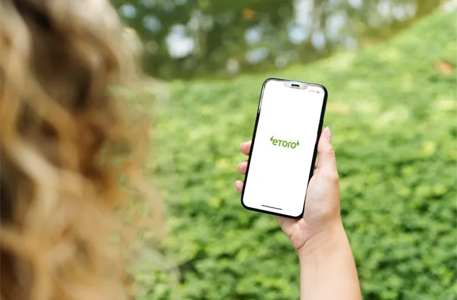 Konkurence pro banky: eToro nabízí úročený dolarový účet