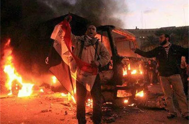 Mluvčí muslimského bratrstva tvrdí, že je skupina odhodlaná bránit prezidenta jako "lidský štít"