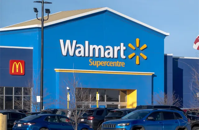 Akcie McDonald’s a Walmartu: Vsadíte si na americkou "blbou náladu"?