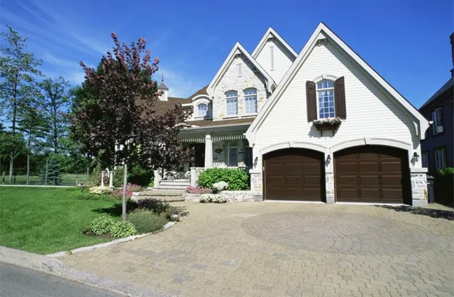 Americký index trhu s bydlením NAHB v červenci nečekaně vyskočil na 57 bodů (červen: 52 bodů, odhad: 52 bodů)