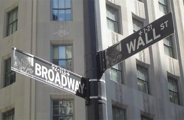 Akcie a komodity v dalších týdnech: Zajímavá Erste, u KB i zlata počkat na pokles