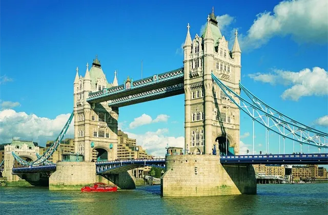 Výnos desetiletých dluhopisů Spojeného království se vyšplhal nad 3 % poprvé od července 2011