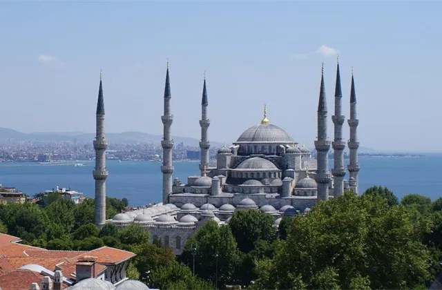 Spekulace na Turecko: Výprodej na emerging markets a hrozba války v Sýrii jsou minulostí