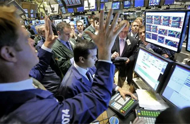 Rok na akciových trzích: Co se změnilo?