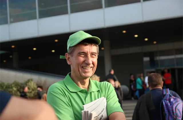 Co radí propíraný český miliardář ohledně financí svým vnoučatům?