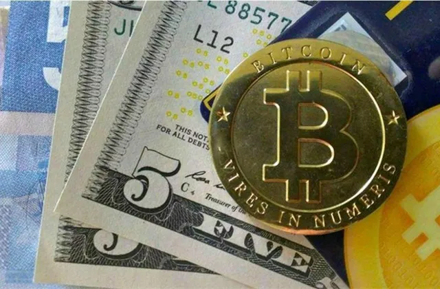 Cena Bitcoinu stoupá nad 200 dolarů
