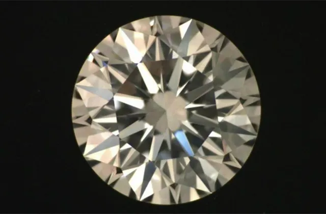 Rusové si oblíbili investice do diamantů