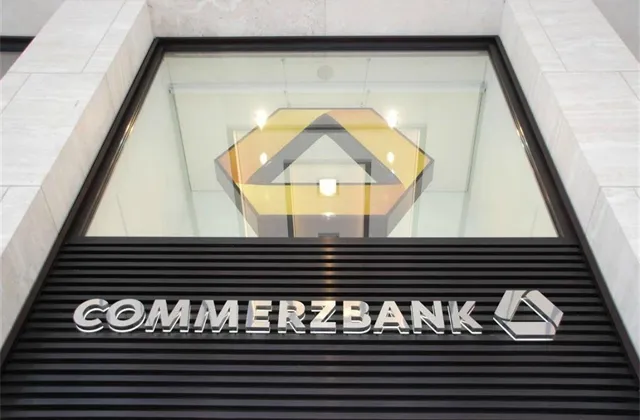 Commerzbank netrvá na nezávislosti za každou cenu, řekl její šéf