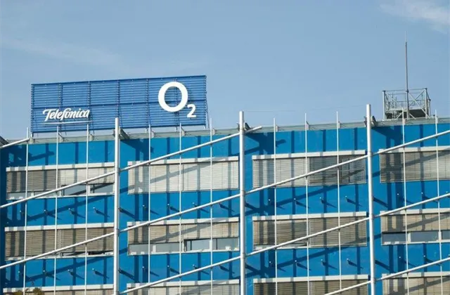 Petr Bártek (ČS): PPF bude chtít stáhnout akcie Telefóniky z trhu. Nabízená kupní cena může být i mírně vyšší než 305,60 Kč za akcii