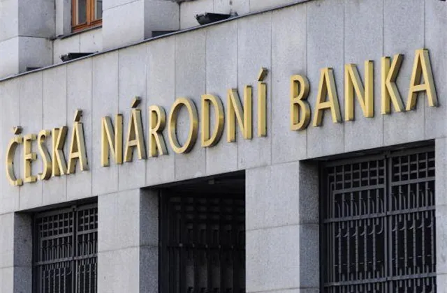Benda (BH Securities): Konspirační teorie kolem ČNB jsou nesmyslné, politici jen dělají ramena