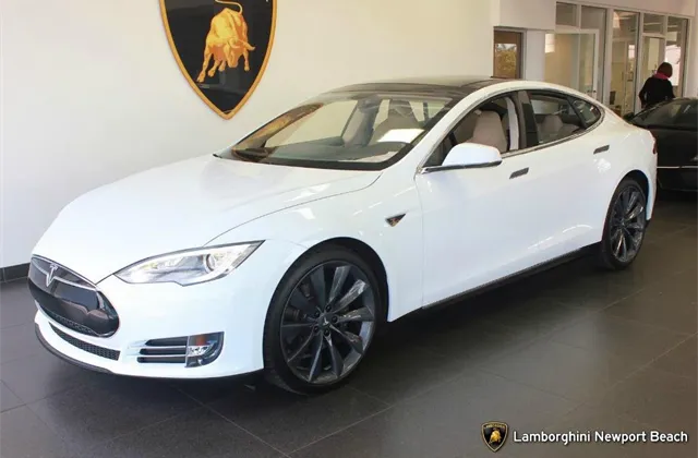 Někdo koupil automobil Tesla Model S za bitcoiny