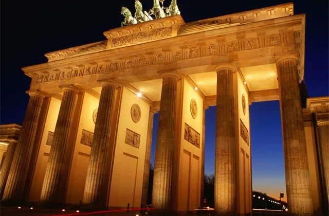 Výhled na nový obchodní týden: Předvánoční klid a pár makrodat z USA i eurozóny