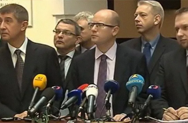 Pavel Mertlík: Vládě bych dal dvojku v závorce. Jít po úspěšných firmách sektorovou daní by mohl být problém