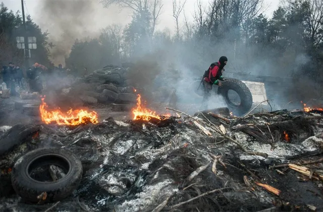 Putin vyzývá jižní a východní regiony Ukrajiny, aby odložily referendum naplánované na 11. května a jednaly s vládou