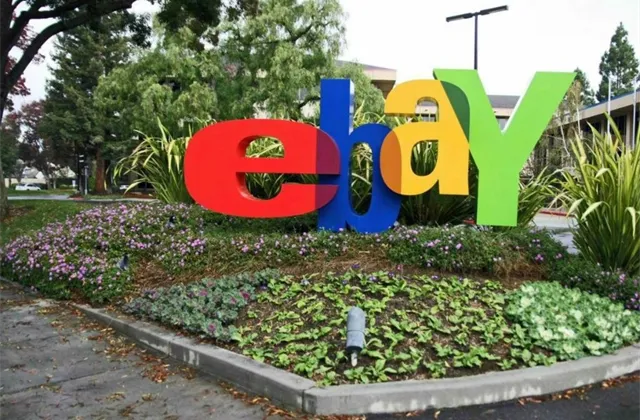 Na stránky internetového prodejce eBay se nabourali hackeři. Společnost tvrdí, že platební údaje odcizeny nebyly