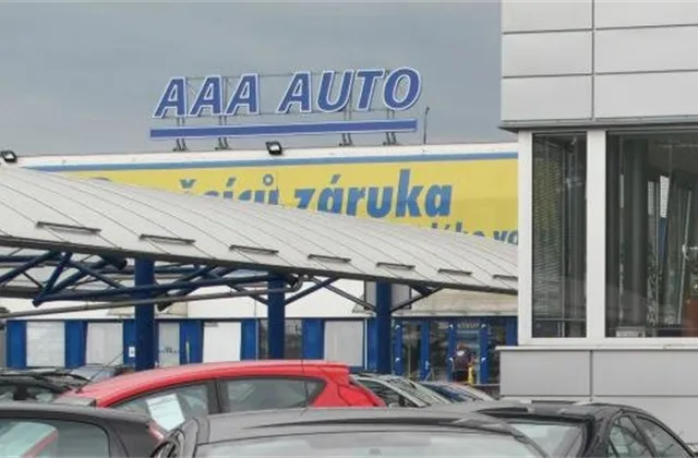 Akcie AAA Auto na burze RM-SYSTÉM v úvodu po spekulacích o brzkém prodeji společnosti zdražují o 30 % na 61 Kč