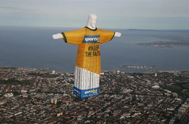 Začíná fotbalový šampionát. Vyplatí se investorům vsadit na akcie spojené s MS?