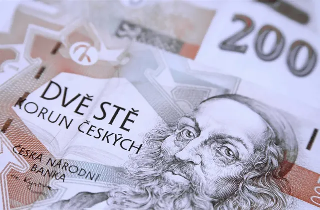 Stratég: Koruna nebude slabá navždy, zatím ale dozor ČNB nad hranicí 27 EUR/CZK mnohým vyhovuje. V létě bych sázel na volatilitu