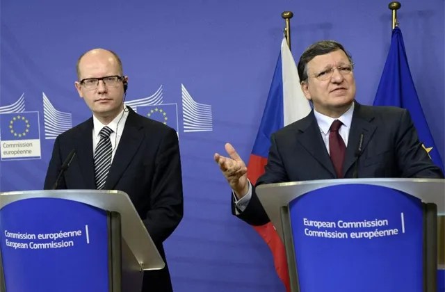 Česká republika by se měla stát na mezinárodní scéně aktivním hráčem, říká ekonom Jan Švejnar