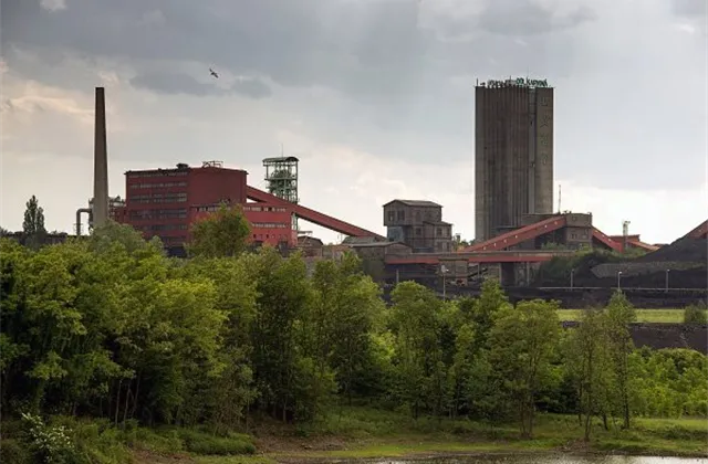 Akcie NWR se po zveřejnění prospektu emise nového kapitálu propadají o 33 %