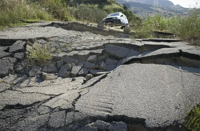 Zemětřesení v Kalifornii o síle 6 stupňů Richterovy škály by mohlo pojišťovny stát až miliardu dolarů v náhradách škody