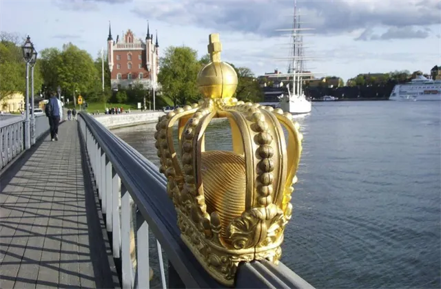 Švédská centrální banka ponechává hlavní úrokovou sazbu na 0,25 %, v roce 2015 začne politiku utahovat