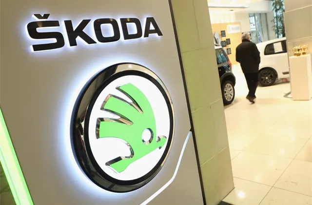 Výhled na nový obchodní týden: Případné ruské odvetné sankce mohou odnést automobilky, zasedá FOMC